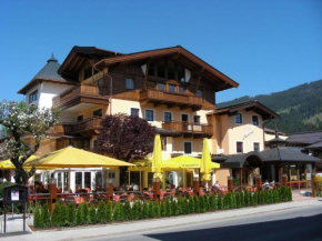 Appartements Lorenzoni, Cafe Konditorei Helmut Lorenzoni, Kirchberg In Tirol